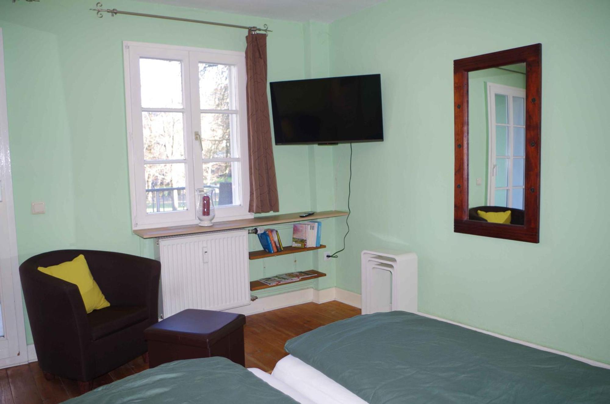 Ferien-Wohnung Am Menzer-Park Neckargemund Bagian luar foto